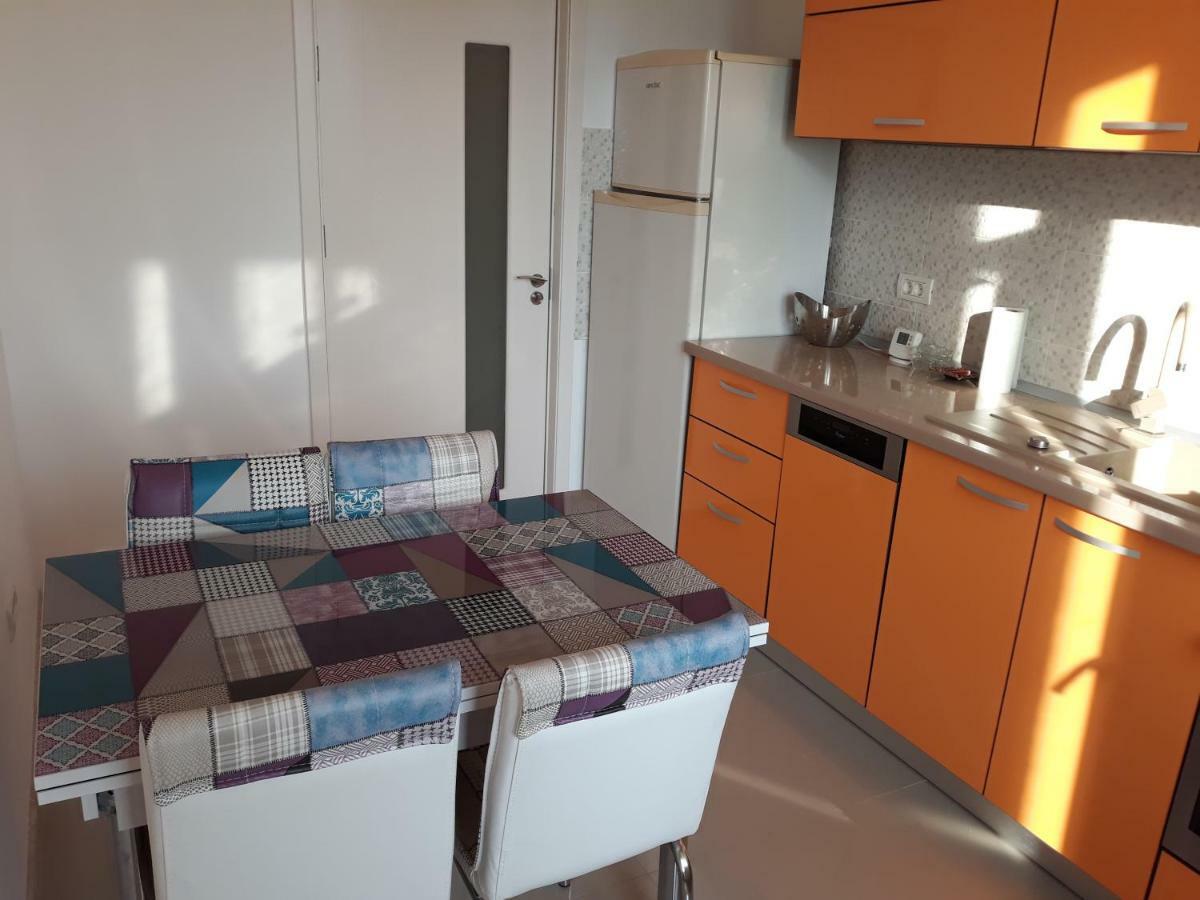 Apartament 3 Camere 康斯坦察 外观 照片